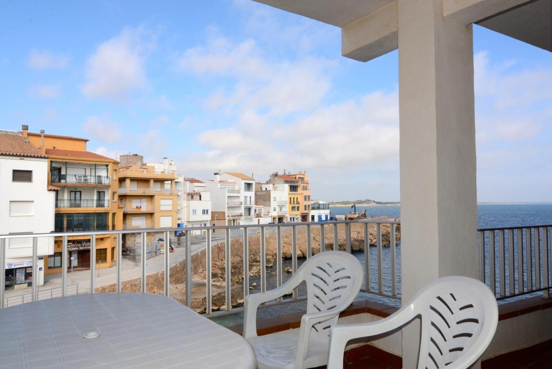 Apartamentos Els Pescadors L'Escala Exterior photo