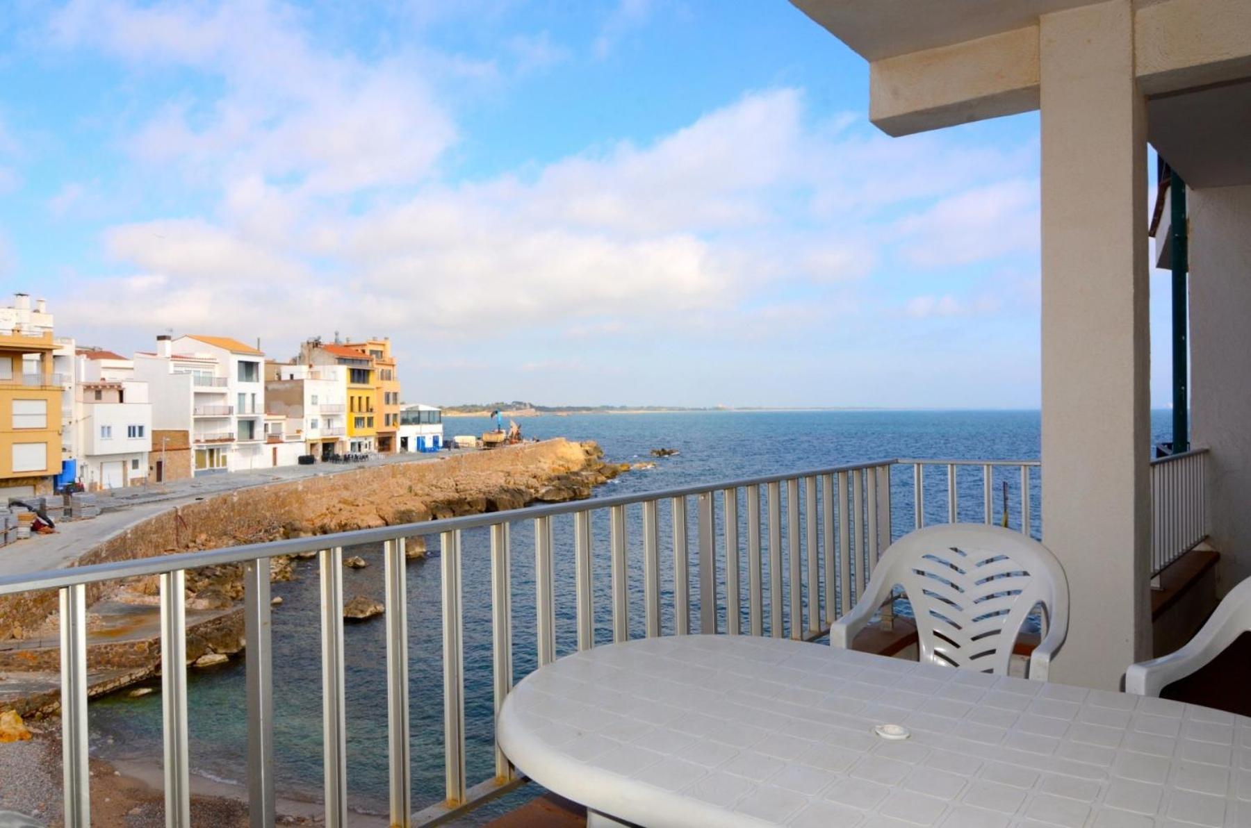 Apartamentos Els Pescadors L'Escala Exterior photo